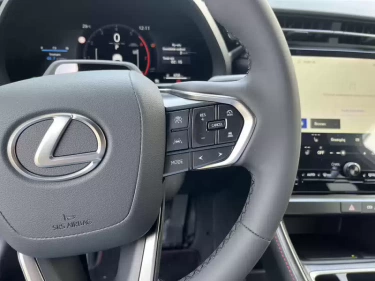 Foto van Lexus LBX