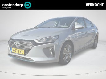 Hyundai IONIQ 1.6 GDi First Edition | Stoelverkoeling- Verwarming | Stuur verwarming | Parkeercamera + Sensoren | Trekhaak | Elektrische Stoelen | Memory zetels | Apple carplay - Android auto | occasion 2017
