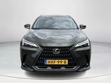 Foto van Lexus NX