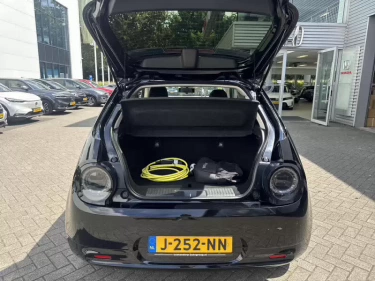 Foto van Honda E