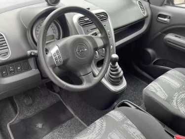 Foto van Opel Agila