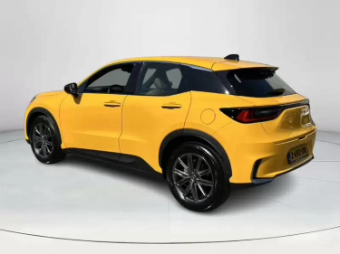 Foto van Lexus LBX
