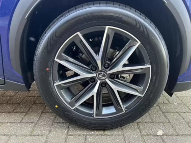 Foto van Lexus LBX