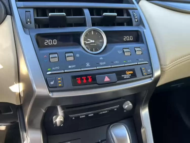Foto van Lexus NX