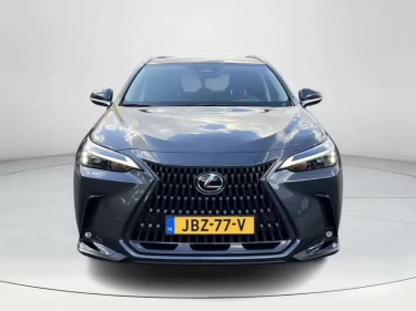Foto van Lexus NX