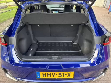 Foto van Lexus LBX