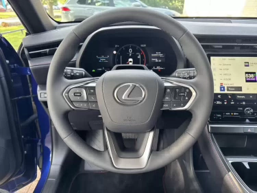 Foto van Lexus LBX
