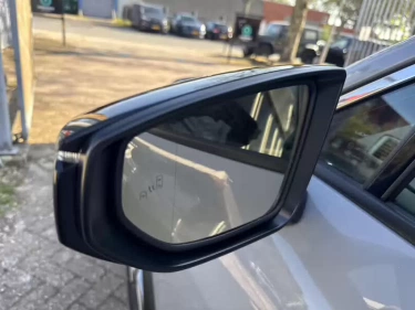 Foto van Lexus LBX