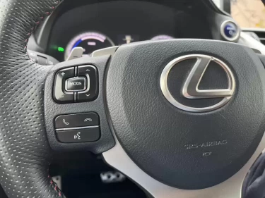 Foto van Lexus NX