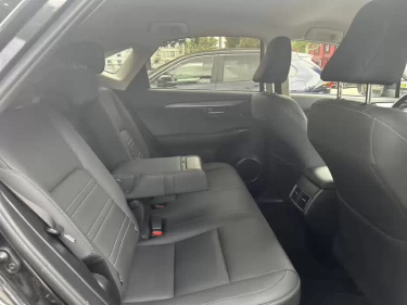 Foto van Lexus NX