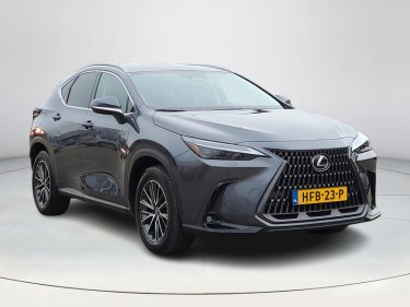 Foto van Lexus NX