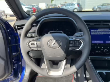 Foto van Lexus LBX