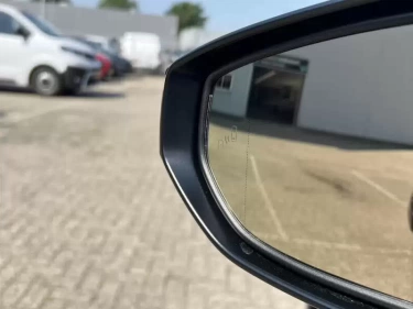 Foto van Lexus LBX